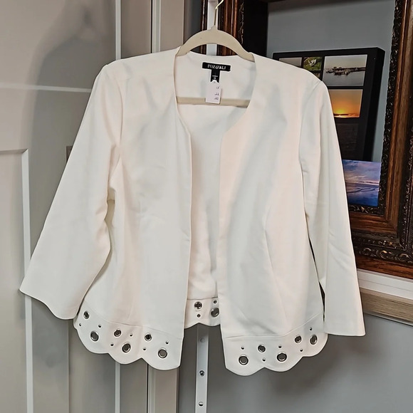 Roz & Ali Jackets & Blazers - Roz and Ali scalloped grommet inset jacket